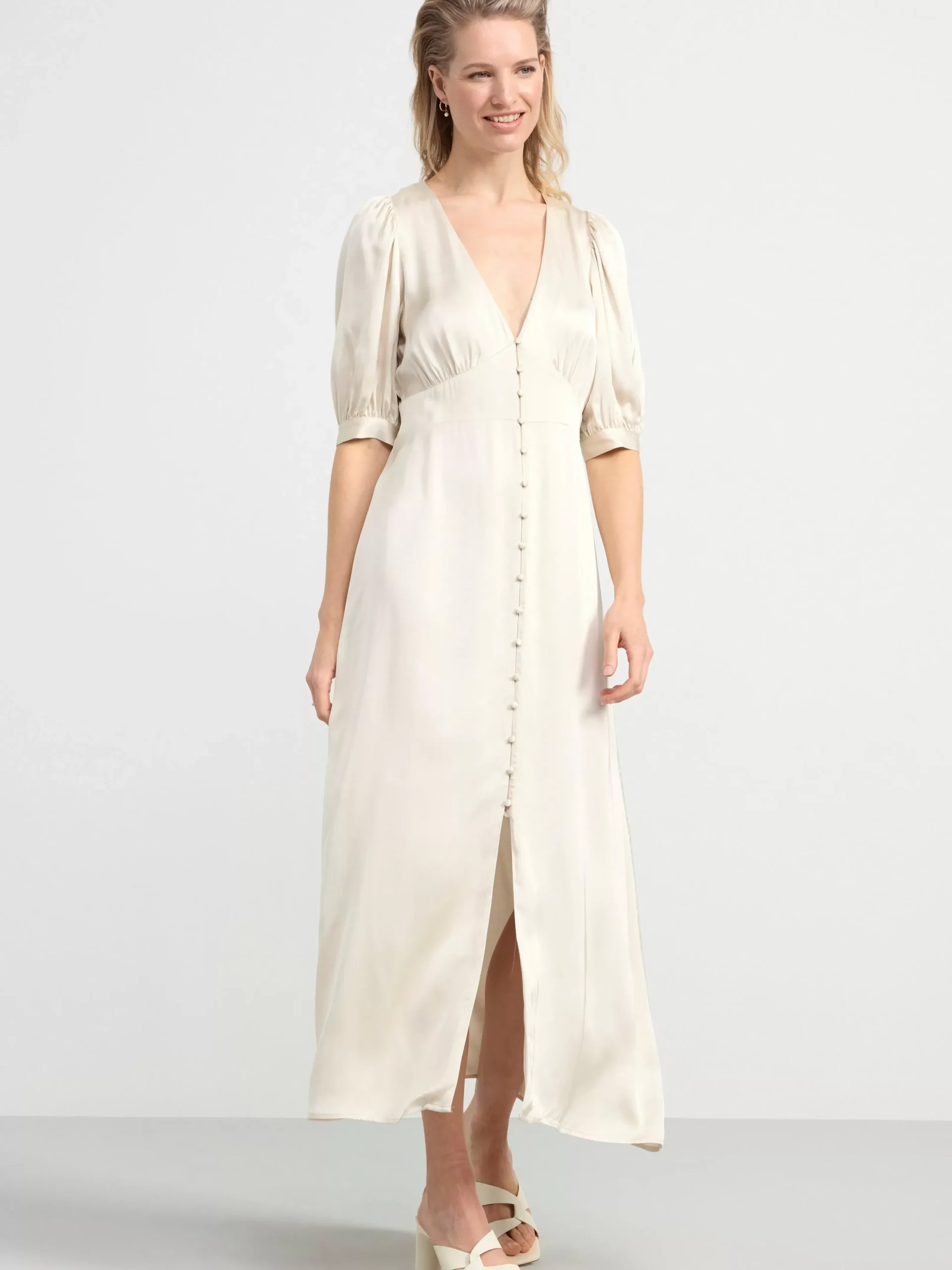Klänningar>Lindex Satinklanning Med Kort Puffarm Och Knappar Light Beige