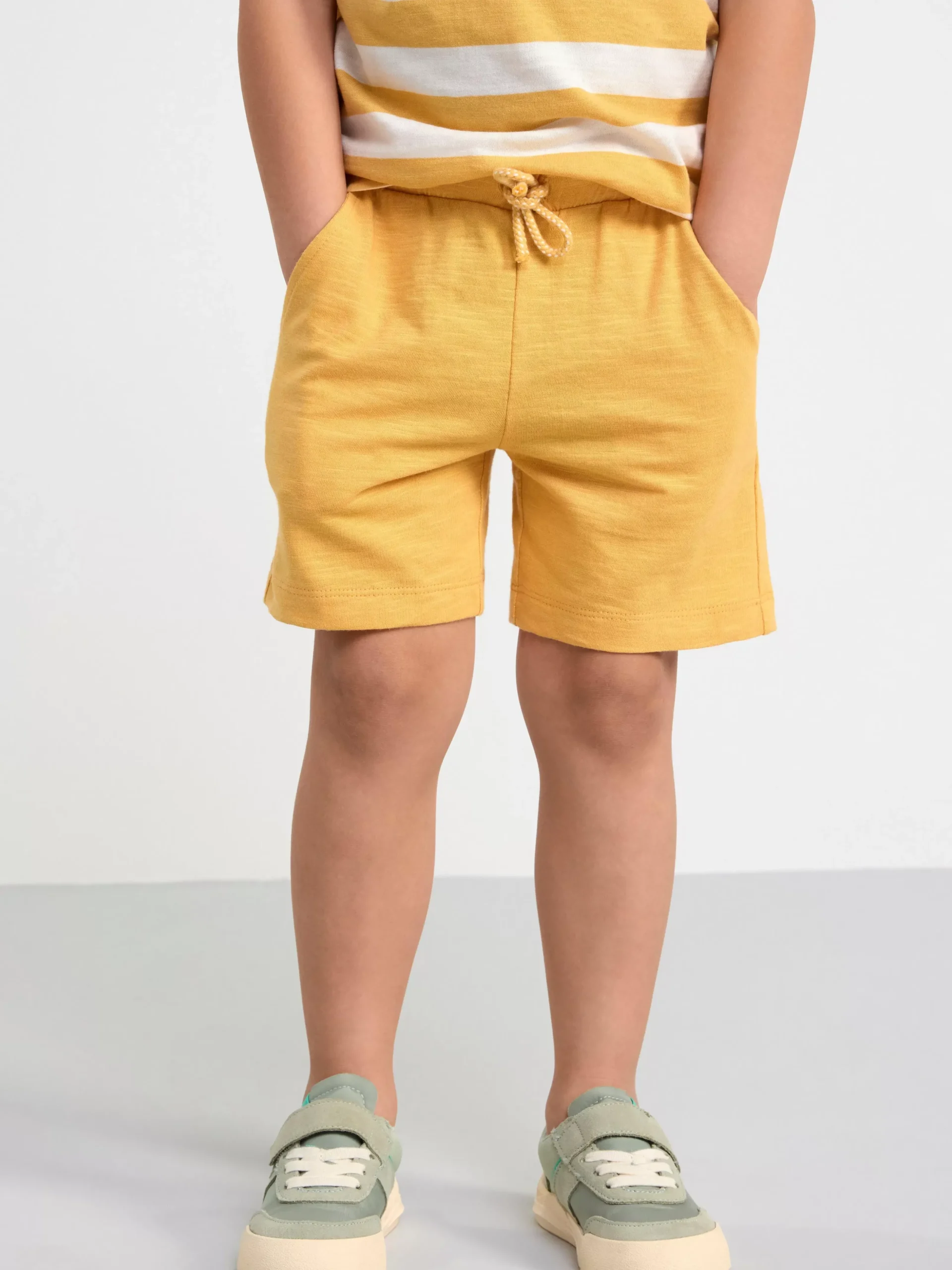 Byxor & Leggings>Lindex Shorts I Slubtrika Light Dusty Yellow