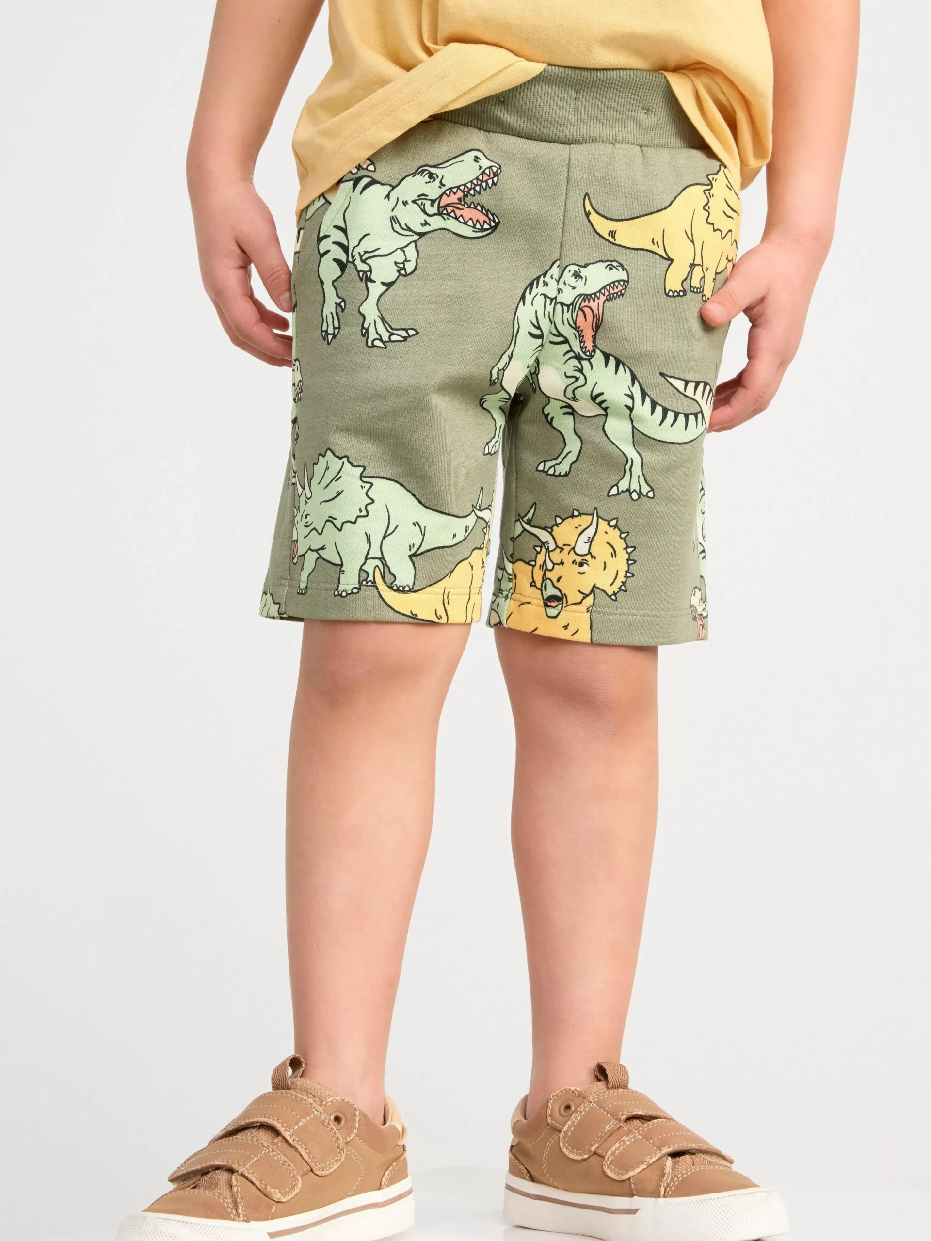 Byxor & Leggings>Lindex Shorts Med Dinosaurier Light Dusty Khaki