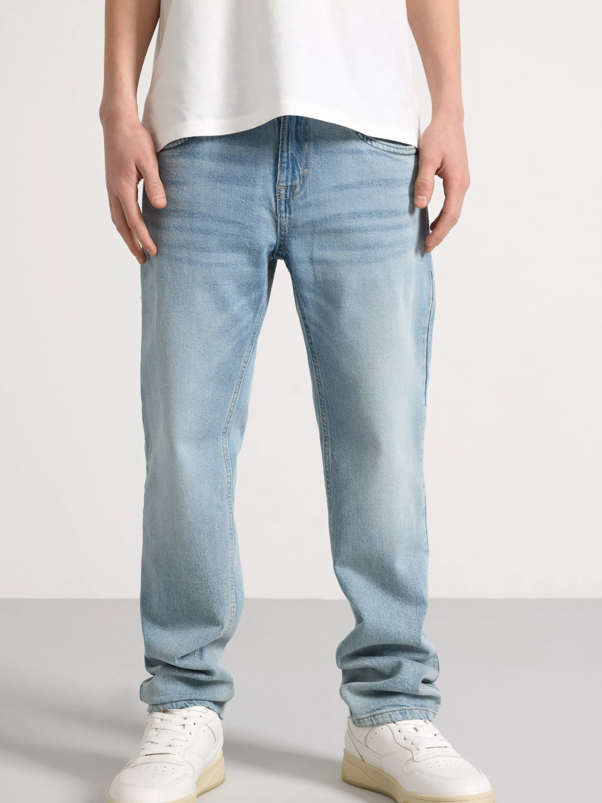 Jeans>Lindex Staffan Jeans Rakt Ben Och Normalhog Midja Light Denim