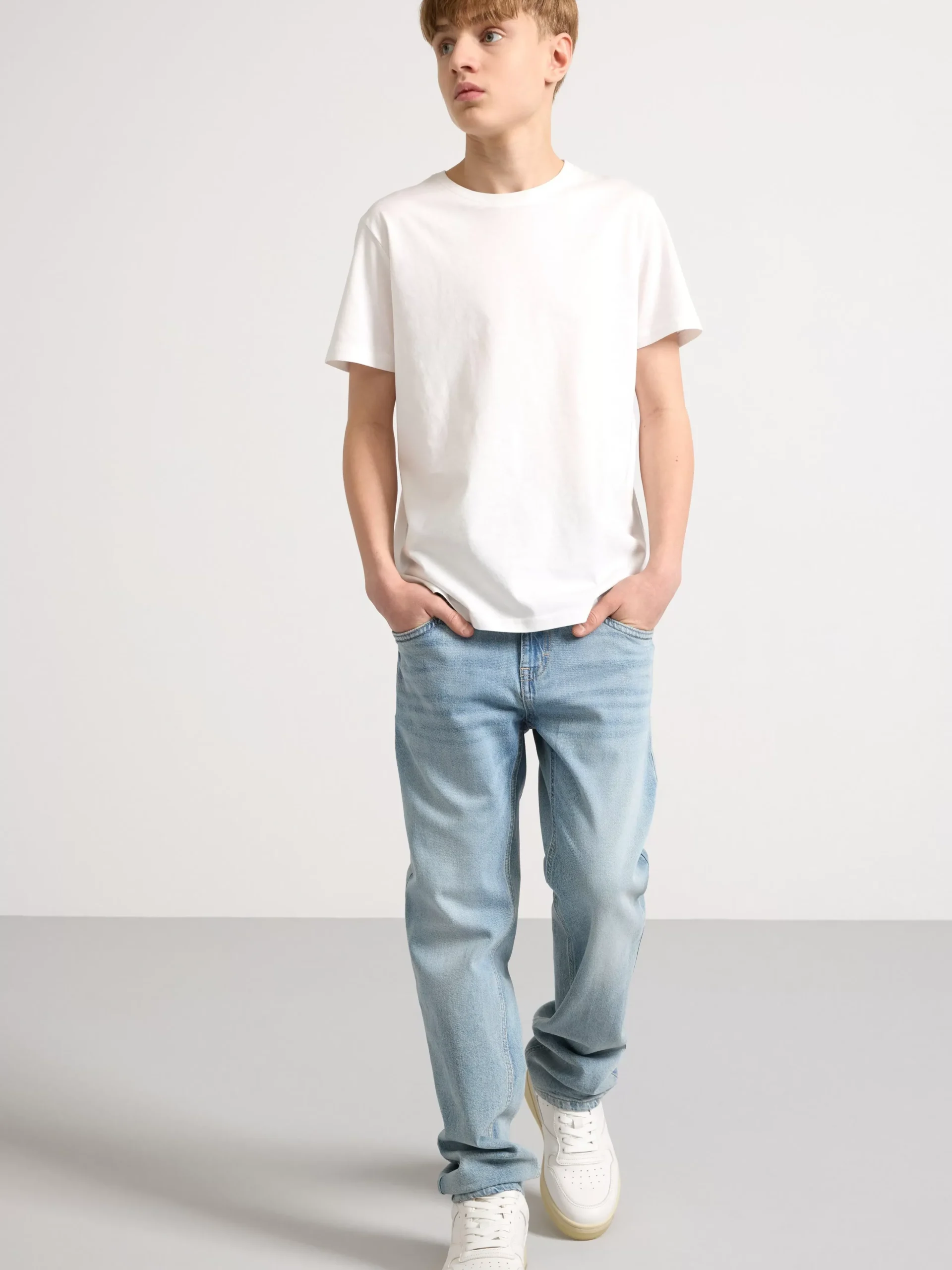 Jeans>Lindex Staffan Jeans Rakt Ben Och Normalhog Midja Light Denim