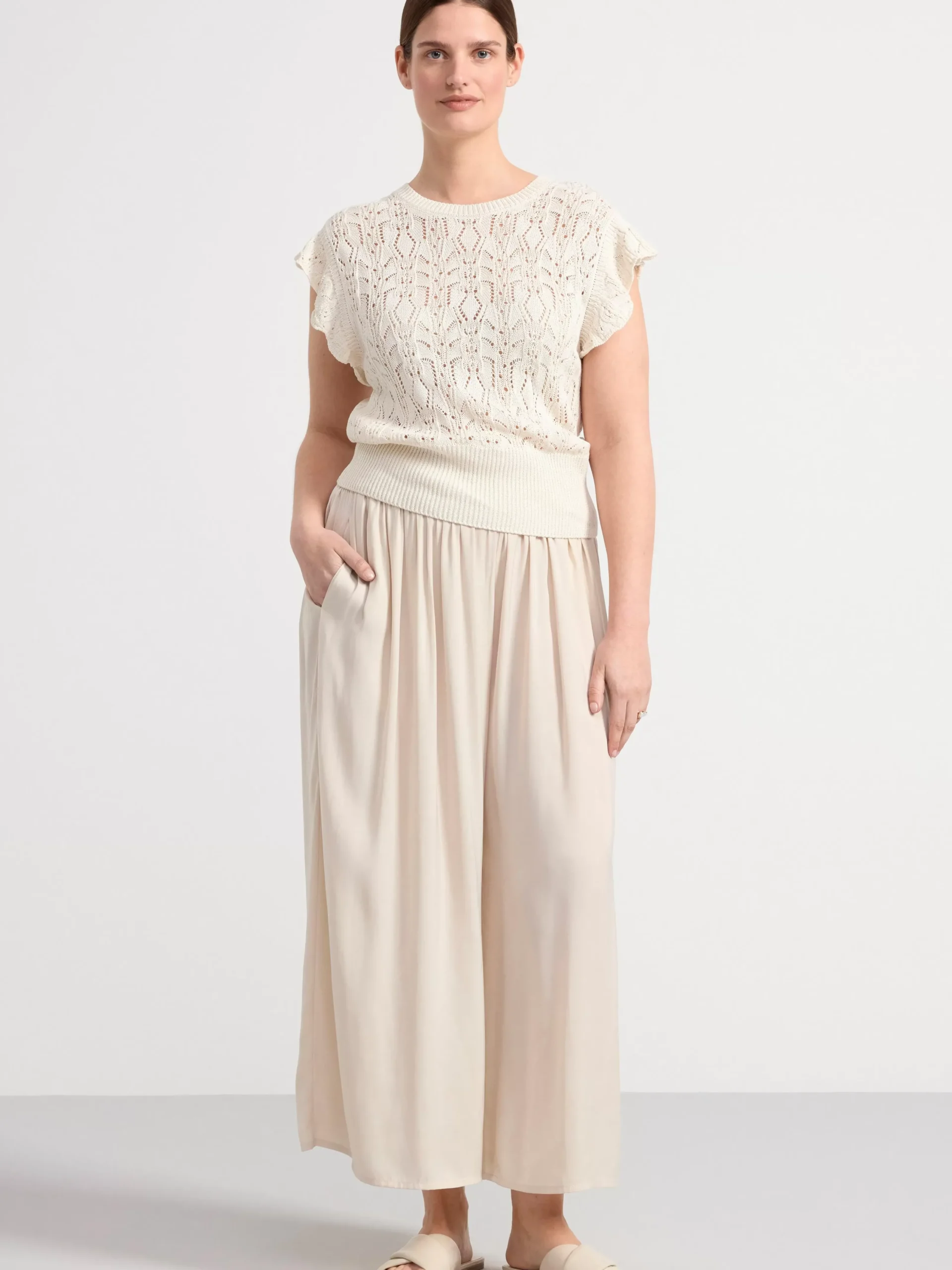 Toppar & T-Shirts>Lindex Stickad Armlos Topp Light White
