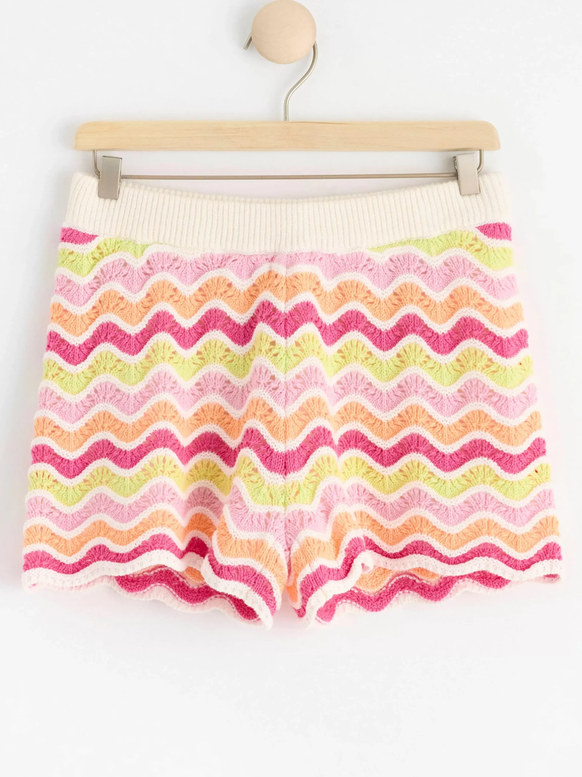 Byxor & Leggings>Lindex Stickade Shorts Light Dusty White