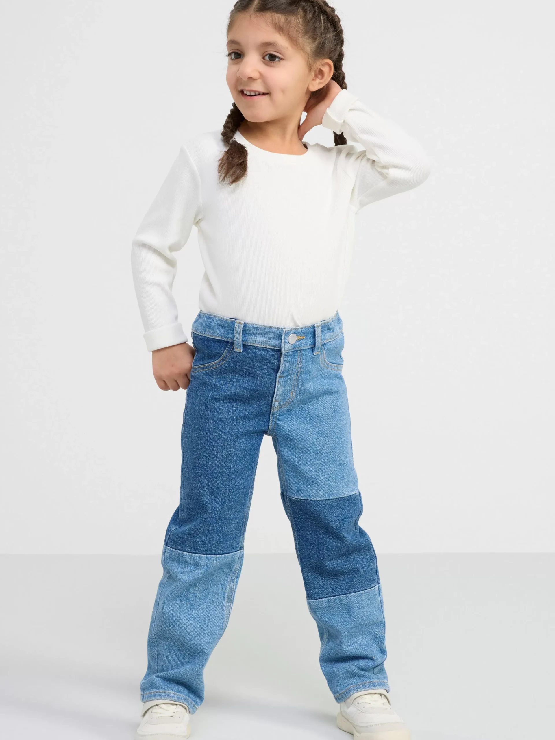 Jeans>Lindex Stina Jeans Med Rakt Ben, Normalhog Midja Och Lapptacksmonster Denim