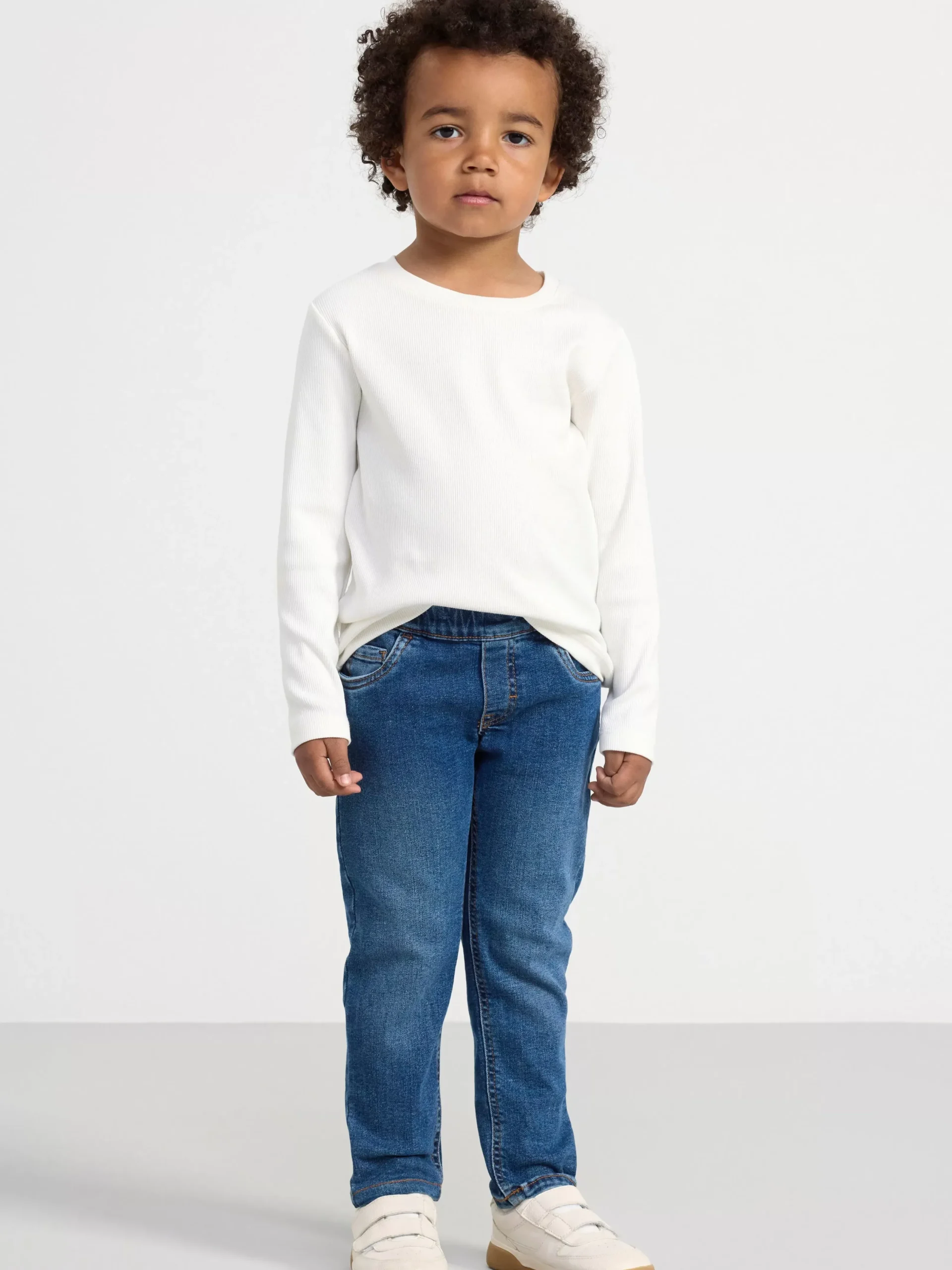 Jeans>Lindex Sture Jeans Med Rakt Ben Och Normalhog Pull-Up-Midja Denim