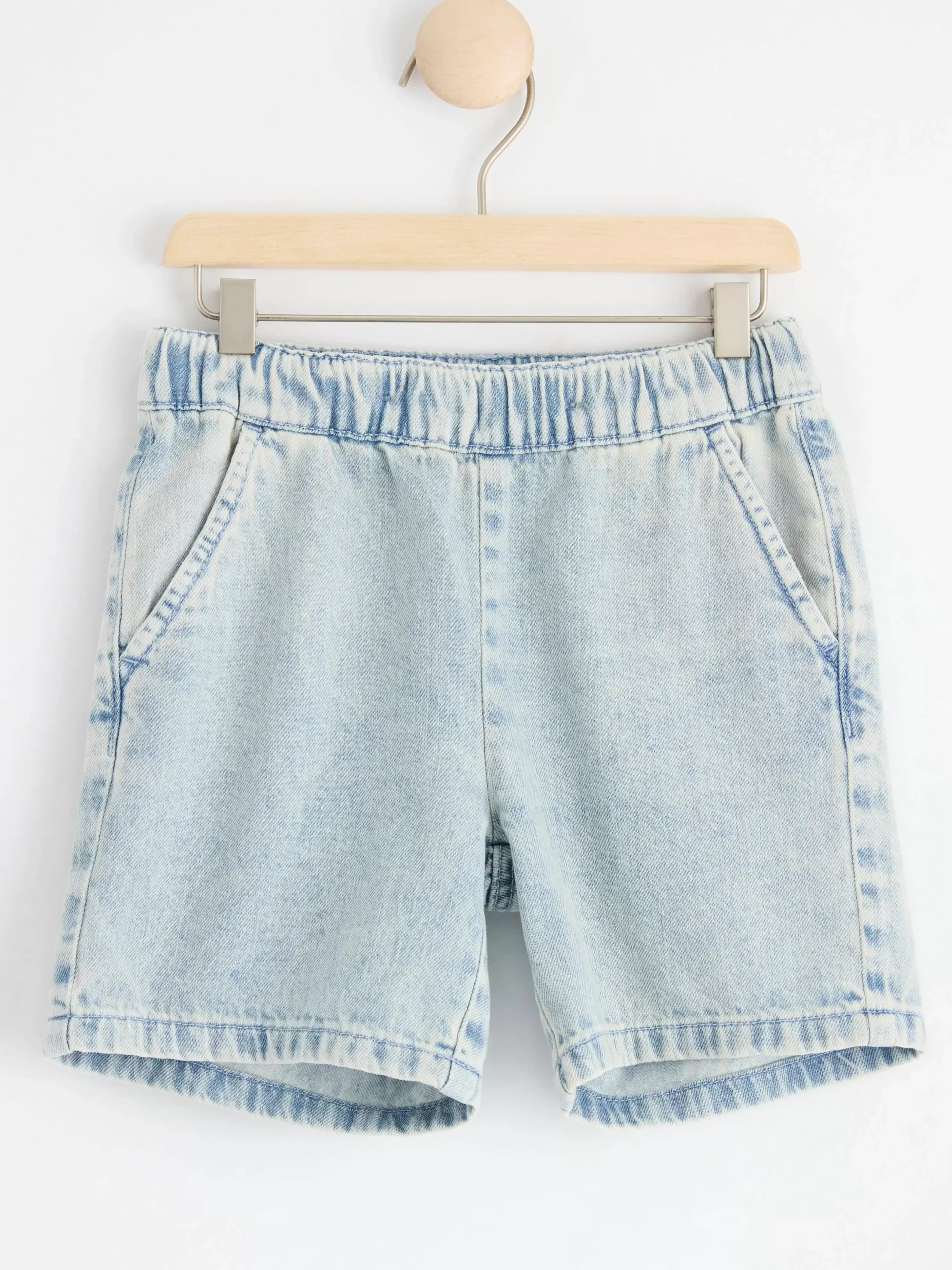 Byxor & Leggings>Lindex Sven Denimshorts Med Normalhog Midja Och Rakt Ben Light Denim