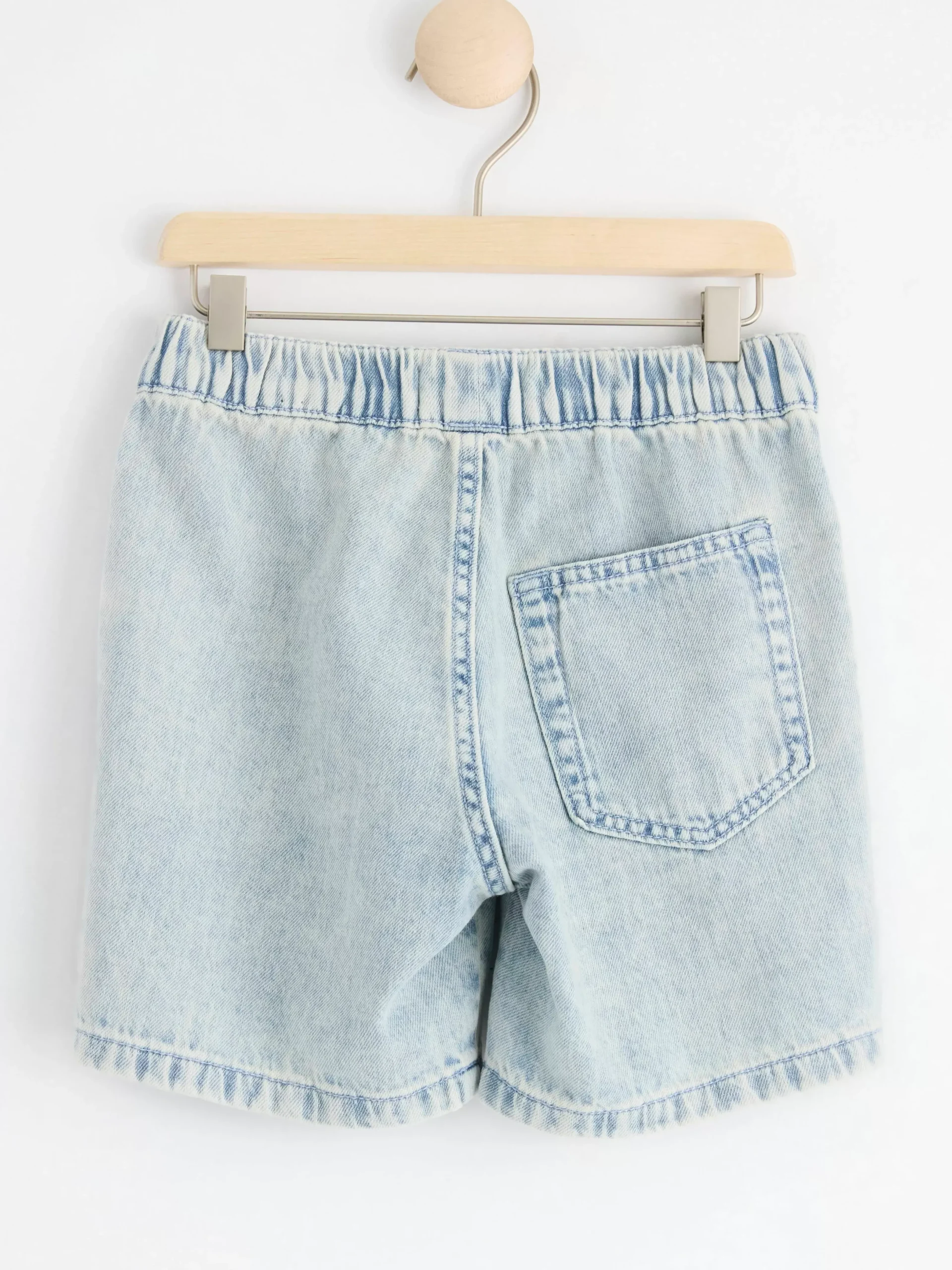Byxor & Leggings>Lindex Sven Denimshorts Med Normalhog Midja Och Rakt Ben Light Denim