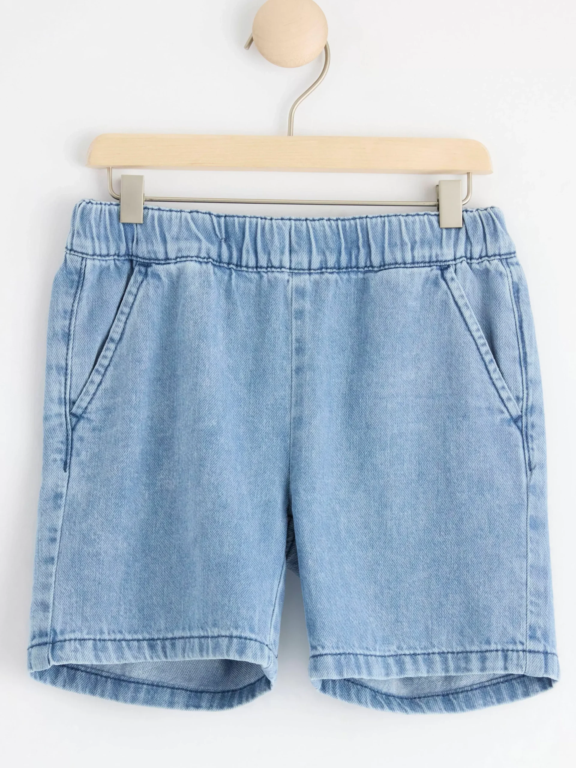 Byxor & Leggings>Lindex Svenshorts Med Normalhog Midja Och Rakt Ben Denim