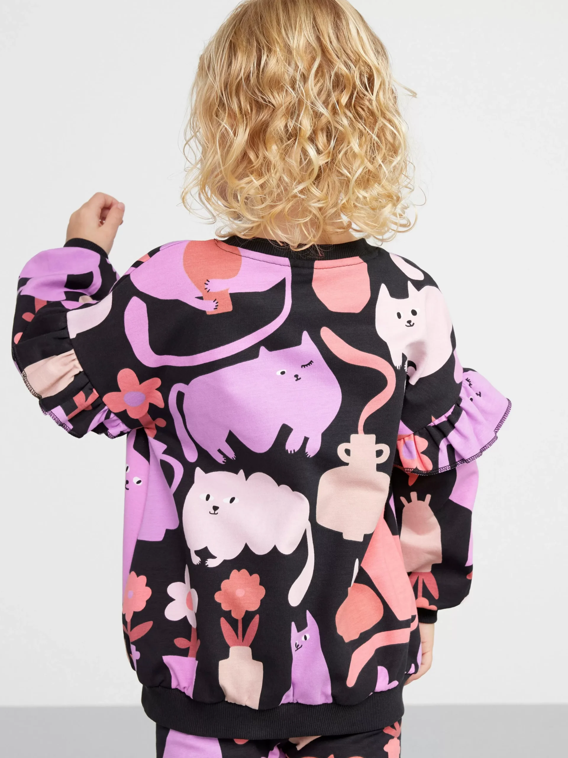 Tröjor & Cardigans>Lindex Sweatshirt Med Volang Och Borstad Insida Off Black