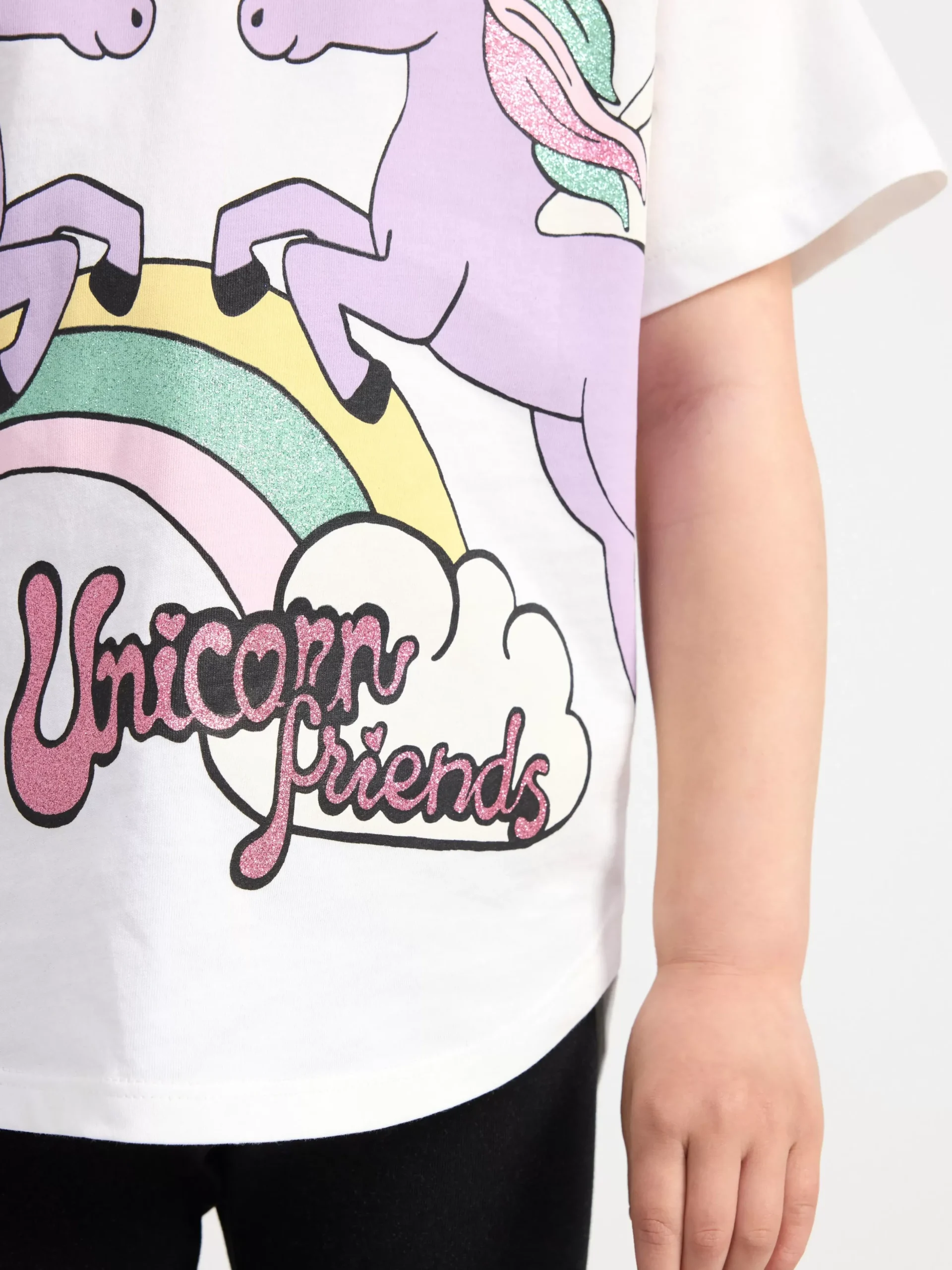Toppar & T-Shirts>Lindex T Shirt I Oversize Modell Med Enhorningar Light Dusty White