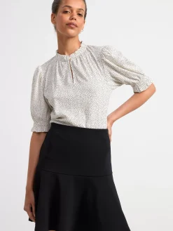 Toppar & T-Shirts>Lindex Topp Med Puffarm Och Struktur Off White