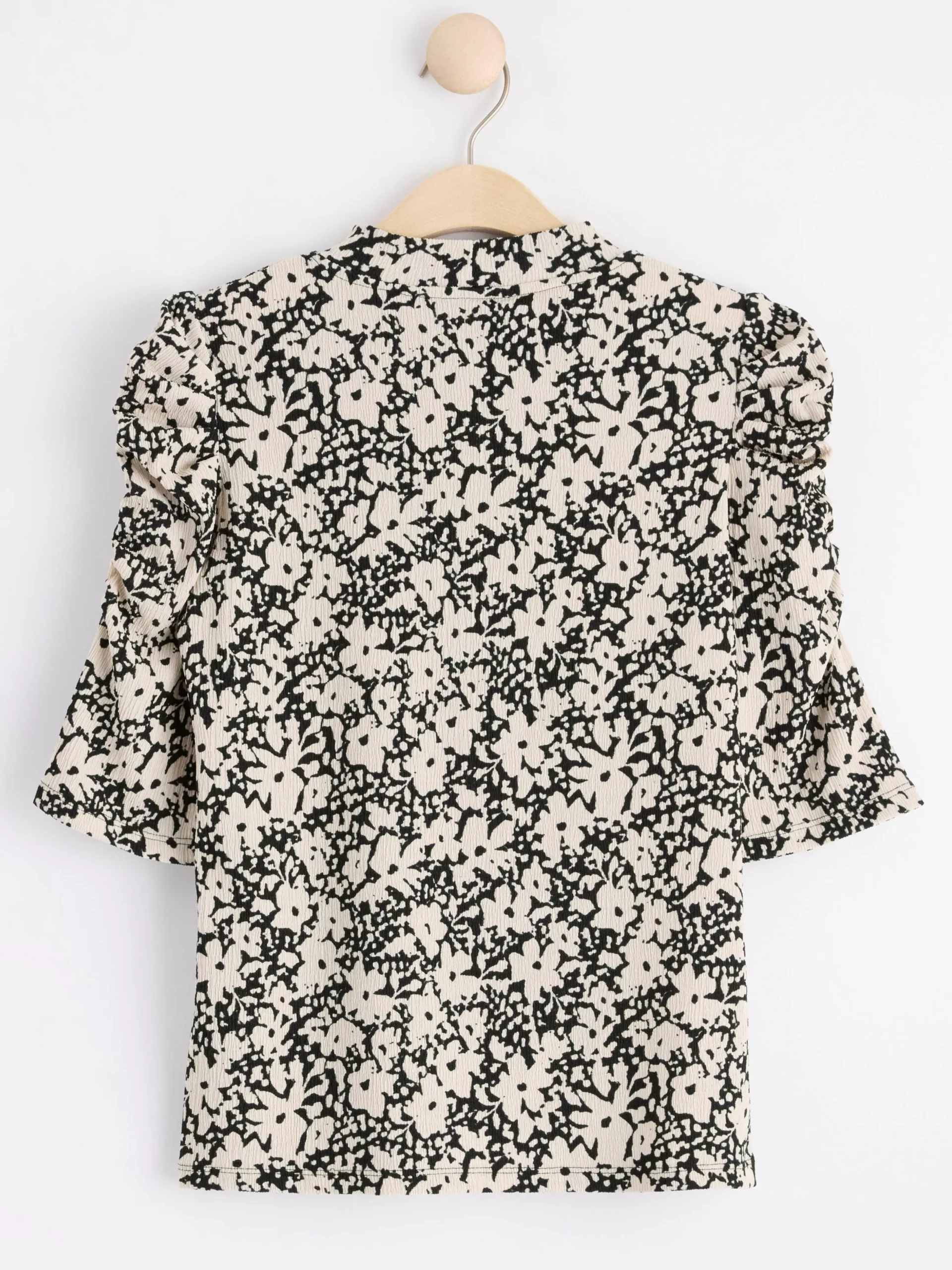Toppar & T-Shirts>Lindex Topp Med Puffarm Och Struktur Black