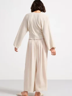 Toppar & T-Shirts>Lindex Trikablus Med Struktur Light Beige