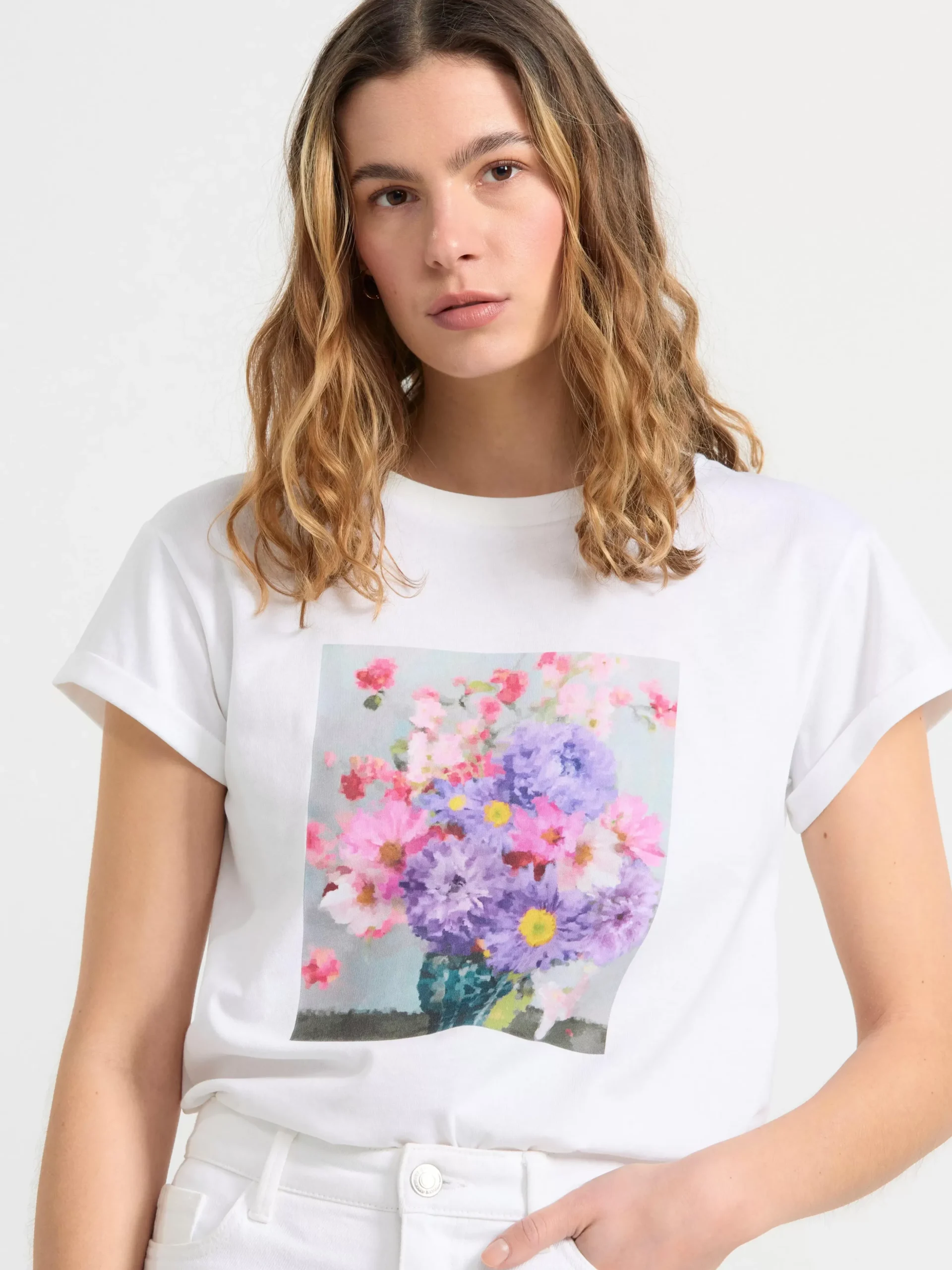 Toppar & T-Shirts>Lindex T-Shirt Med Blommor I Bomull Off White
