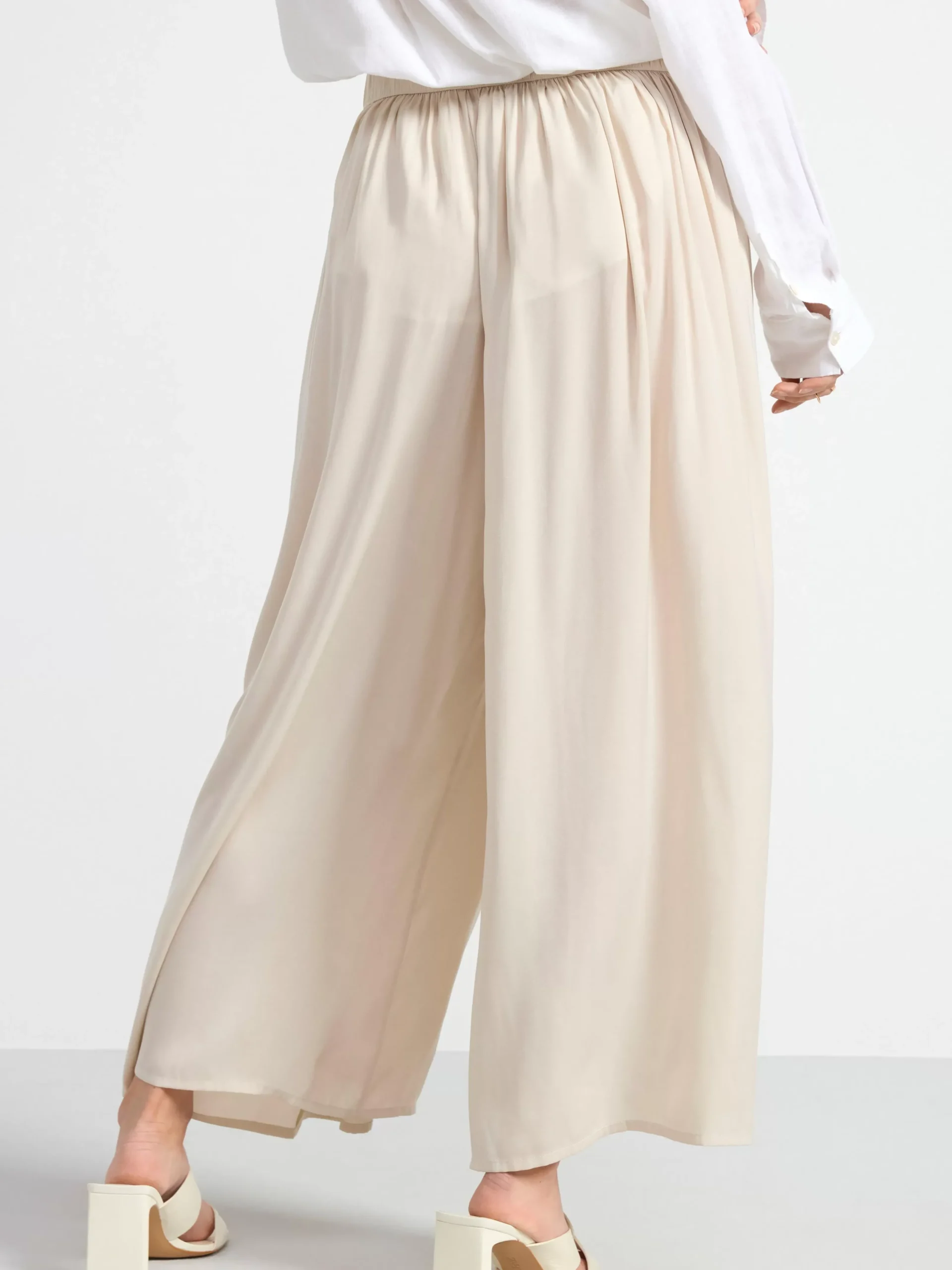 Byxor>Lindex Vid Satinbyxa Med Hog Midja Light Beige