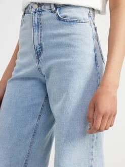 Jeans><noscript><img width=