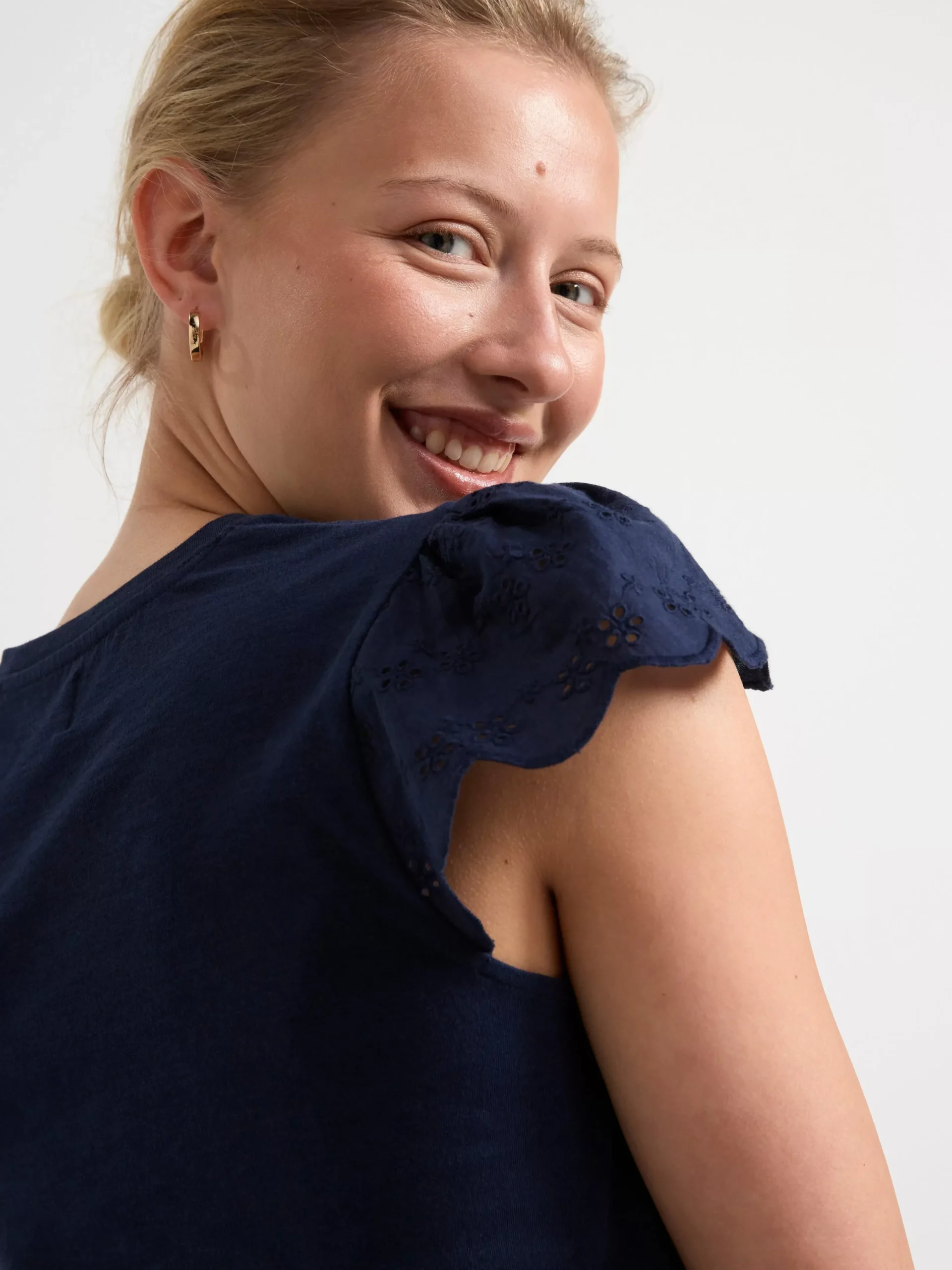 Toppar & T-Shirts>Lindex V-Ringad Topp Med Halbroderad Arm Navy